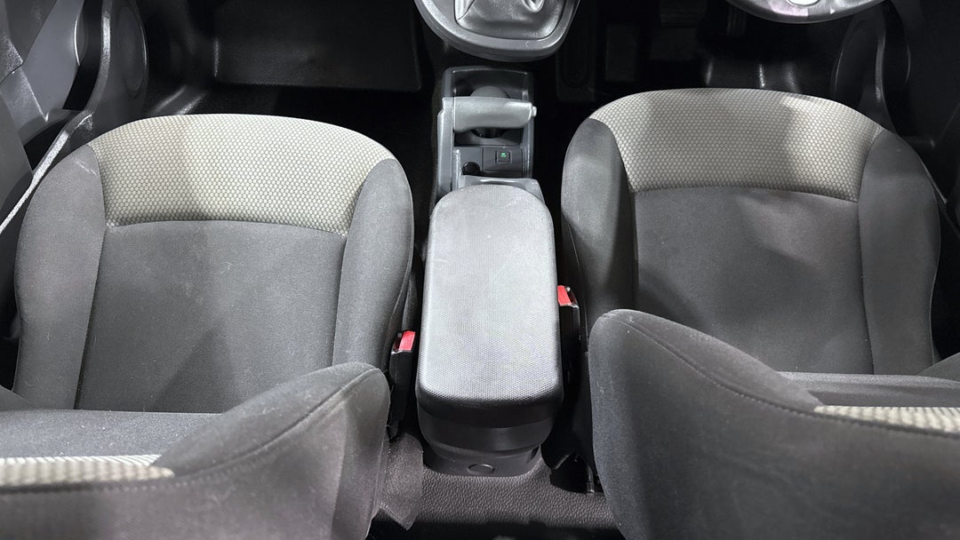 2021 Renault Kangoo Compact 1.2, Automatic, 10862 km, Center Console