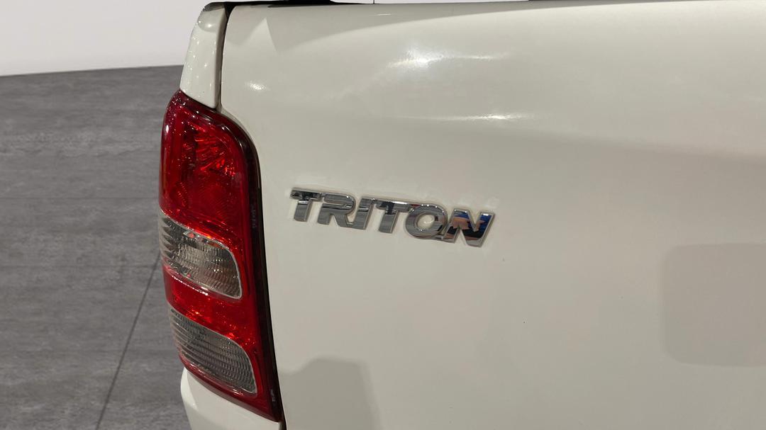 2018 Mitsubishi Triton Gls (4x4), Automatic, 160905 km, Badge (Boot Left Side)