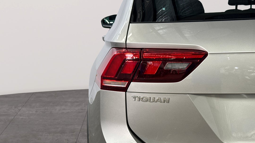 2019 Volkswagen Tiguan 132 Tsi R-line Edition, Automatic, 44280 km, Badge (Boot Left Side)
