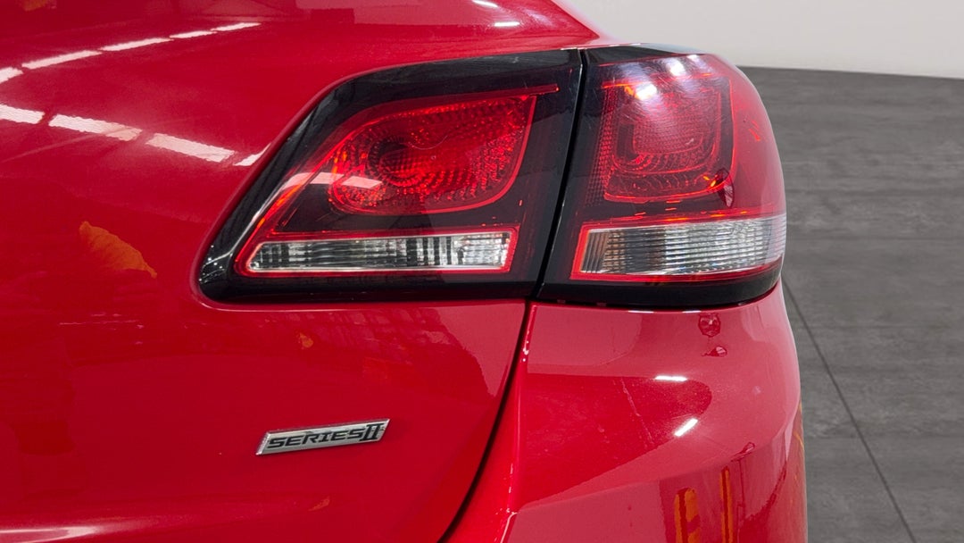 2017 Holden Commodore Sv6, Automatic, 153195 km, Badge (Boot Right Side)