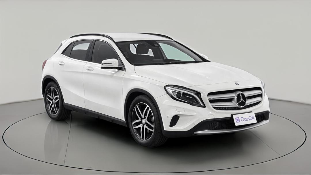 2016 Mercedes-benz GLA 180, Automatic, 90592 km, Right Front Diagonal (45- Degree) View