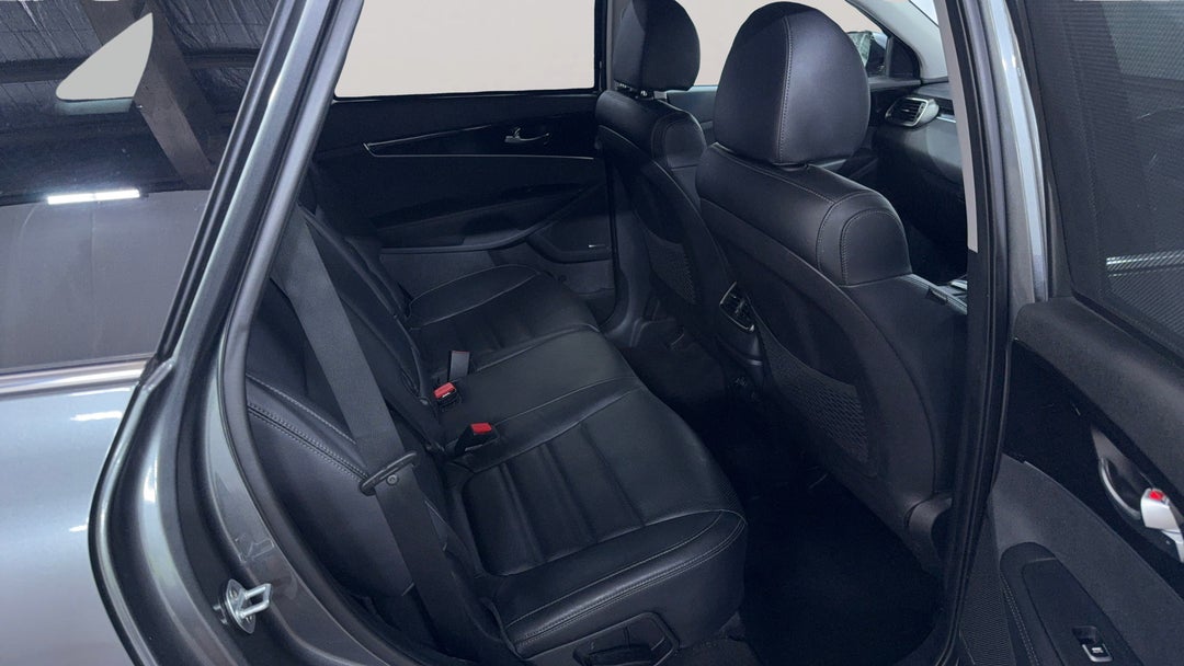 2018 Kia Sorento Sli (4x2), Automatic, 99739 km, Right Side Rear Door Cabin View