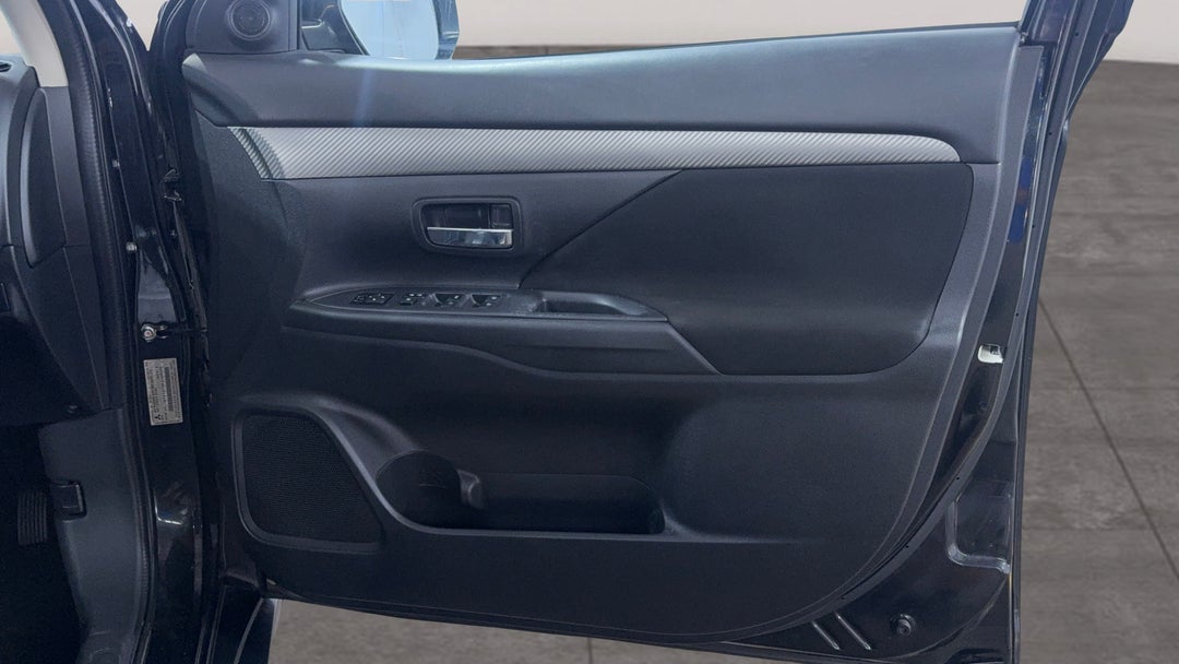 2016 Mitsubishi Outlander Ls (4x2), Automatic, 146446 km, Speaker View