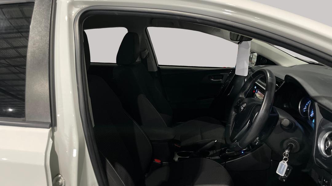 2018 Toyota Corolla Ascent Sport, Automatic, 34001 km, Right Side Front Door Cabin View