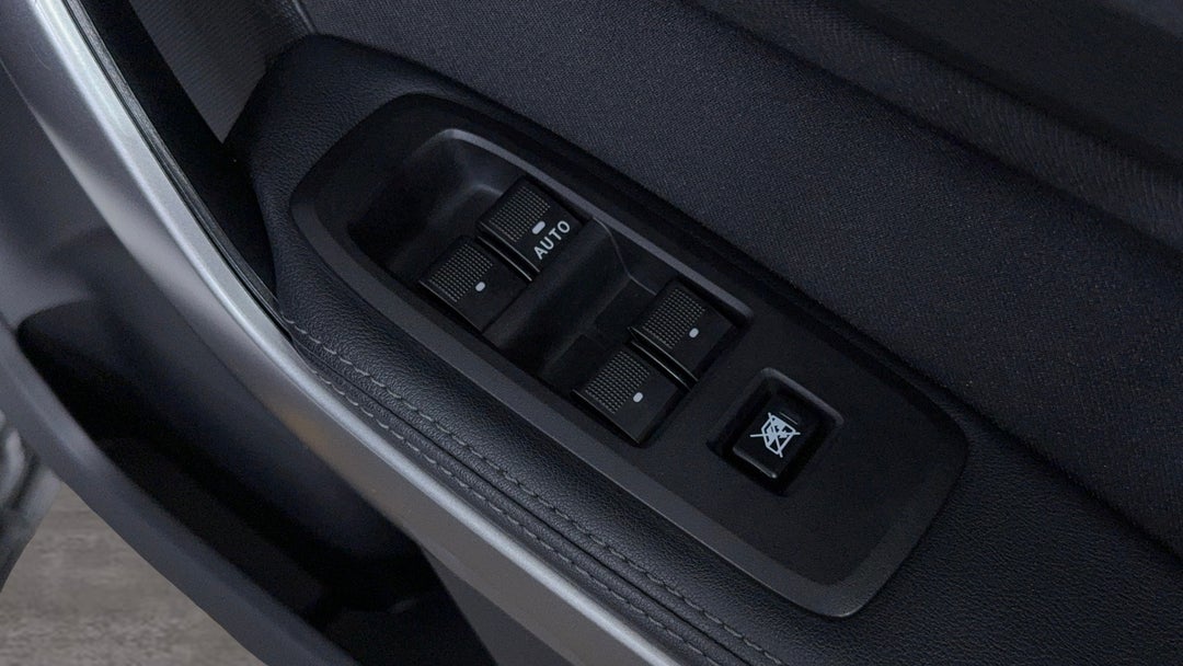 2021 Ford Ranger Xlt 2.0 (4x4), Automatic, 52011 km, Drivers Side Door Panel Controls