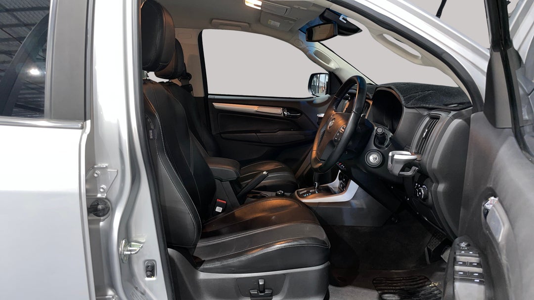 2019 Holden Trailblazer Ltz (4x4), Automatic, 110022 km, Right Side Front Door Cabin View