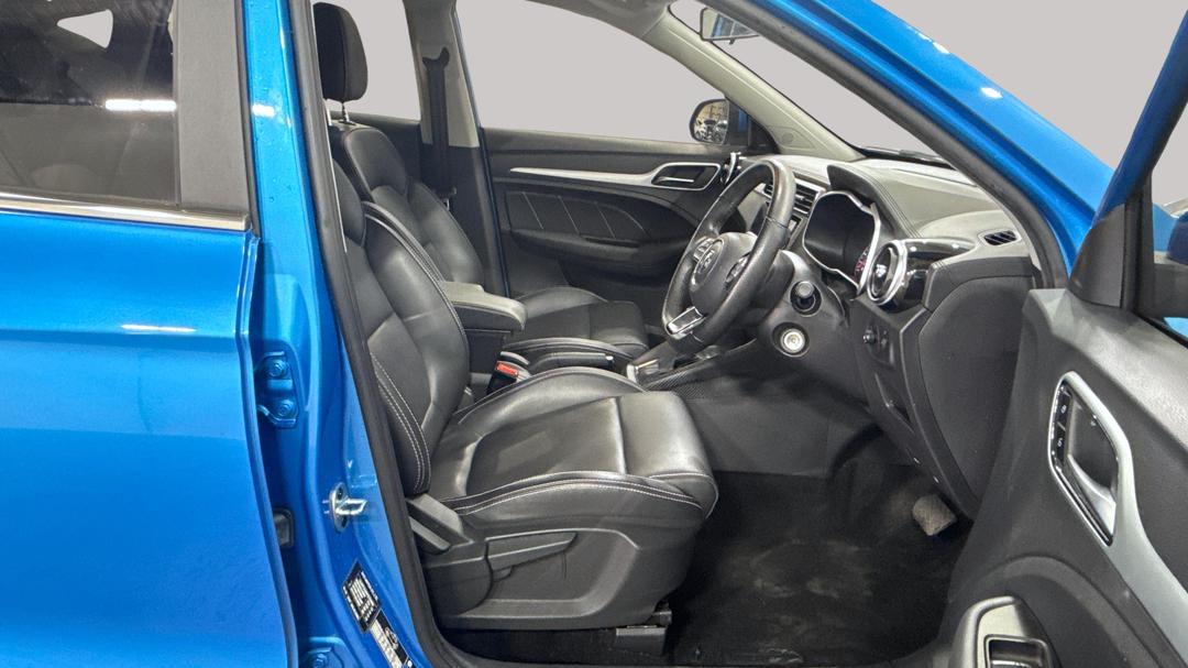 2023 MG ZS Excite, Automatic, 46603 km, Right Side Front Door Cabin View