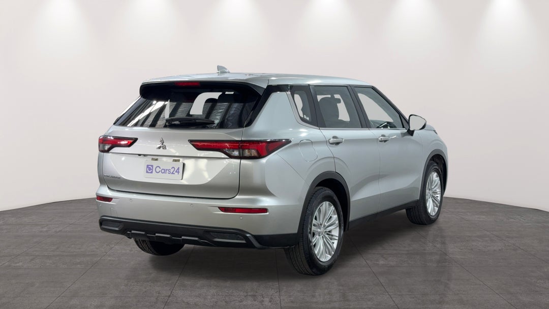 2024 Mitsubishi Outlander Es 7 Seat (2WD), Automatic, 51622 km, Right Back Diagonal (45- Degree) View