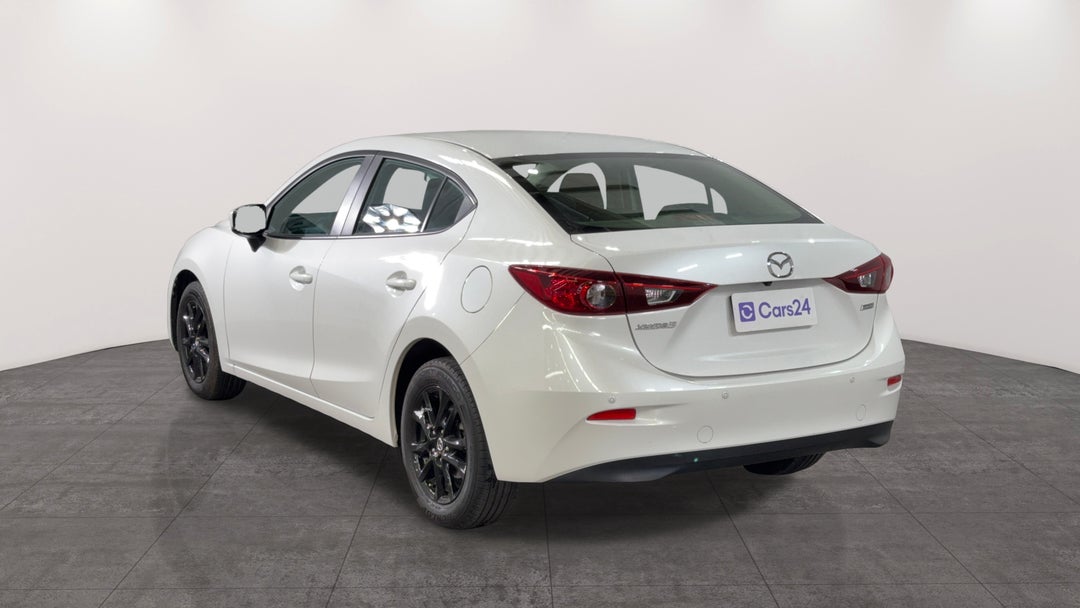 Left Back Diagonal (45- Degree) View