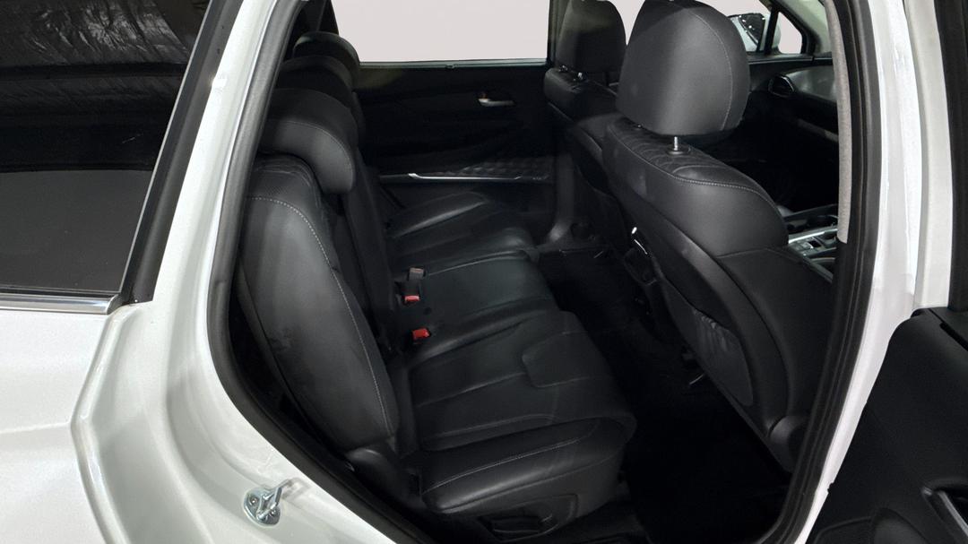 2019 Hyundai Santa Fe Highlander Crdi Blk-bge (AWD), Automatic, 88159 km, Right Side Rear Door Cabin View