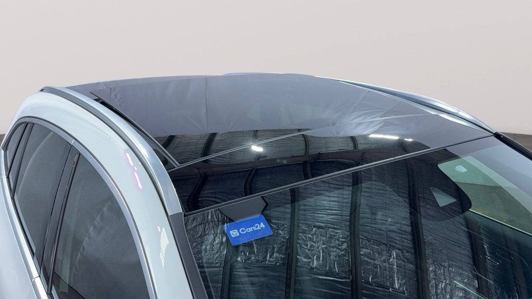 2021 Mercedes-benz GLA 200, Automatic, 35636 km, Roof/Sunroof View