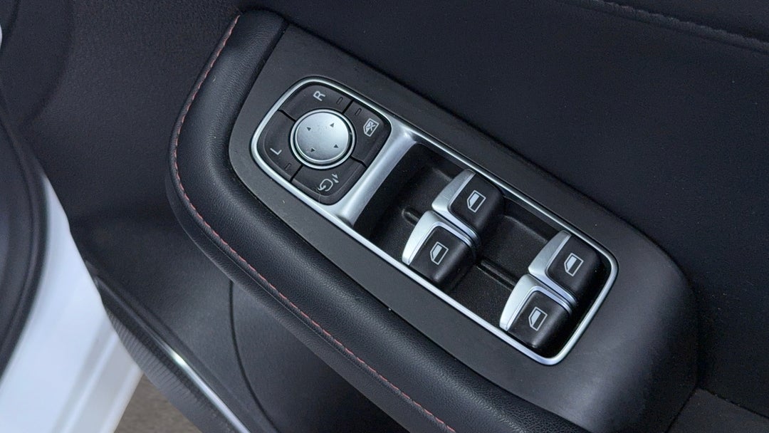 2020 MG HS Core, Automatic, 83412 km, Drivers Side Door Panel Controls