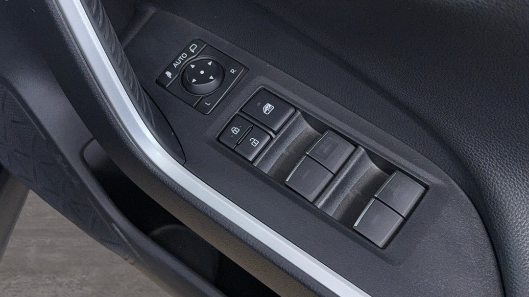 2024 Toyota RAV4 Cruiser (AWD) Hybrid, Automatic, 27591 km, Drivers Side Door Panel Controls