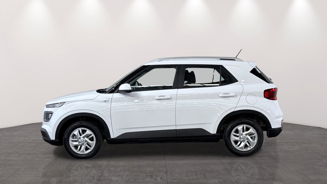 2025 Hyundai Venue Active, Automatic, 24265 km, Left Side View
