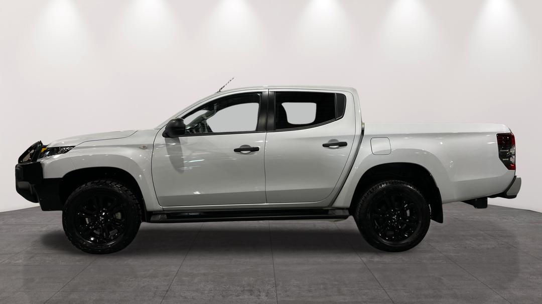 2022 Mitsubishi Triton Glx-r (4x4), Automatic, 48228 km, Left Side View