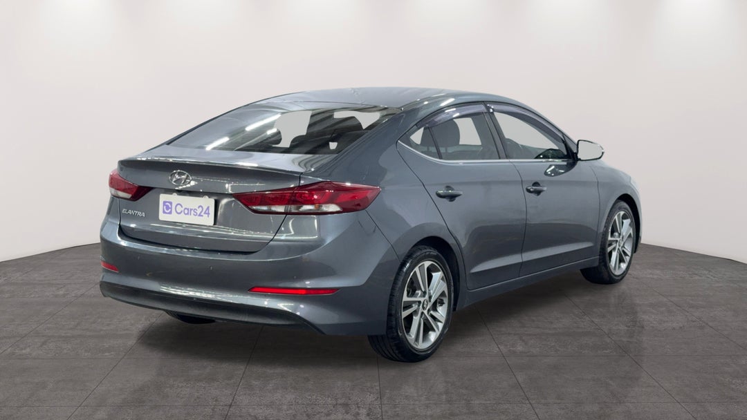 Right Back Diagonal (45- Degree) View