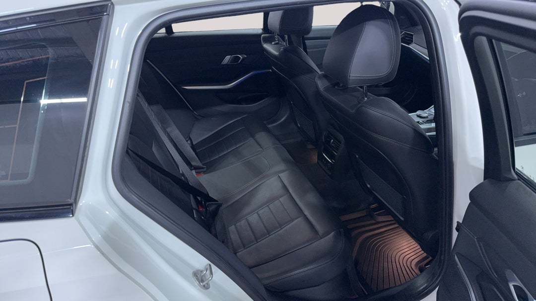 2020 BMW 3 30i Touring M Sport, Automatic, 43250 km, Right Side Rear Door Cabin View