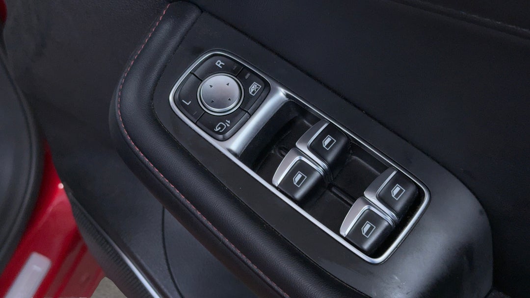 2023 MG HS Excite, Automatic, 56654 km, Drivers Side Door Panel Controls