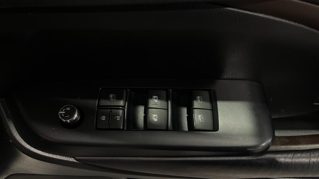 2019 Toyota Kluger Gxl (4x2), Automatic, 116151 km, Drivers Side Door Panel Controls