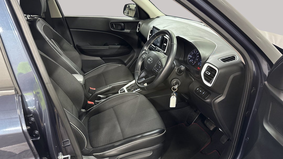 2021 Hyundai Venue Active, Automatic, 57458 km, Right Side Front Door Cabin View