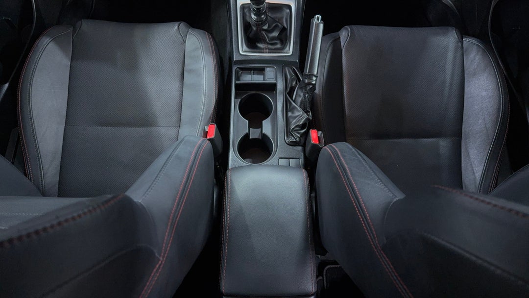 2016 Subaru WRX Premium (AWD), Manual, 137246 km, Center Console