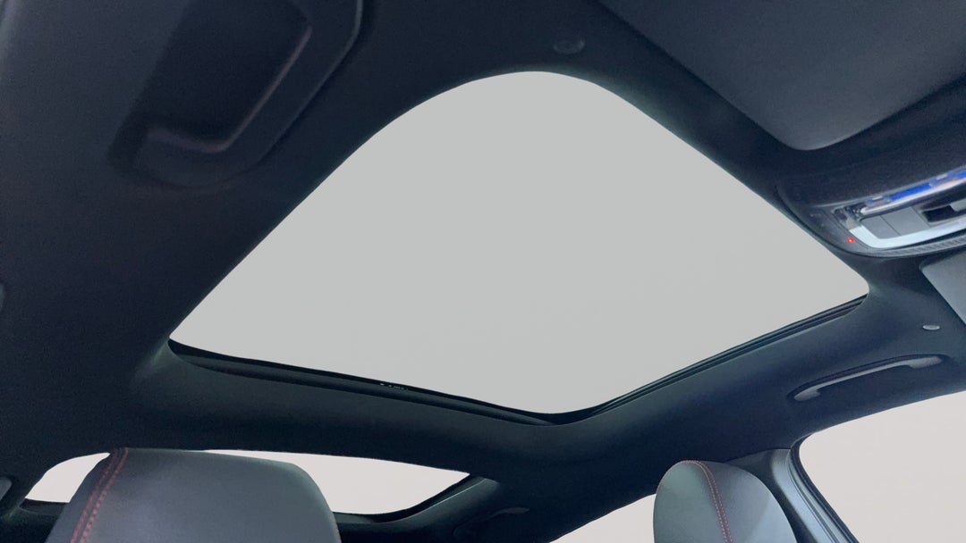 2024 Mercedes-benz GLA 200, Automatic, 14163 km, Interior Sunroof/Moonroof