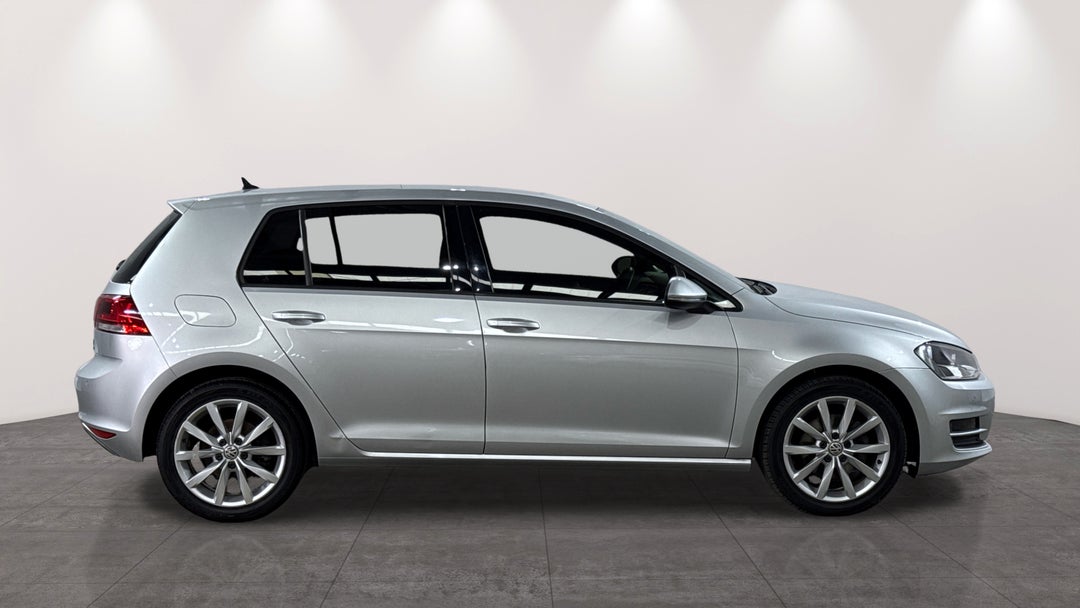 2013 Volkswagen Golf 103 Tsi Highline, Automatic, 108499 km, Right Side View