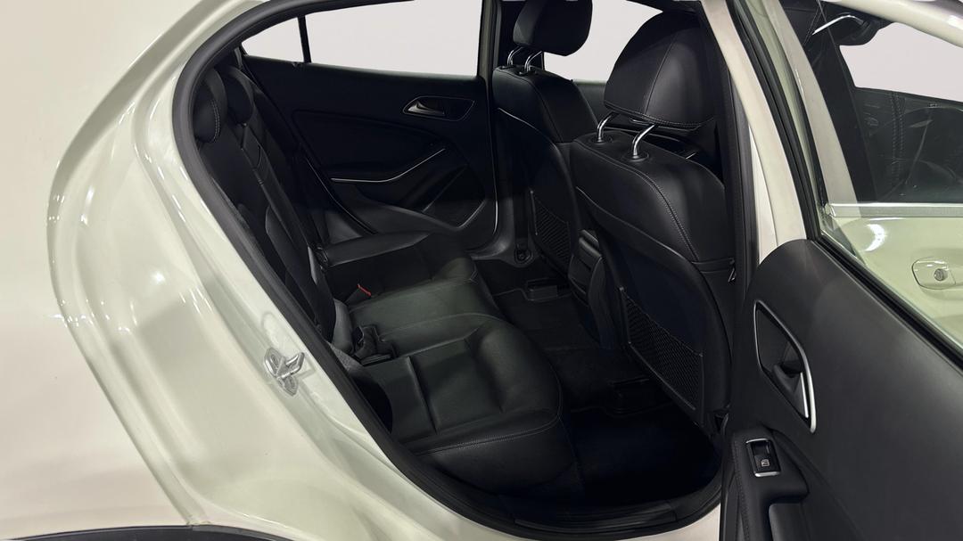 2016 Mercedes-benz GLA 180, Automatic, 90592 km, Right Side Rear Door Cabin View