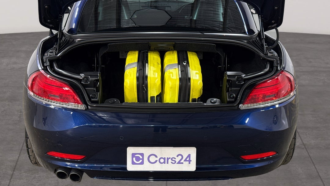 2011 BMW Z4 sDrive 23i, Automatic, 83315 km, Boot Inside View with Luggage