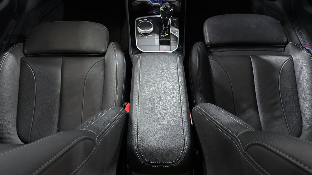 2020 BMW 2 18i M Sport Gran Coupe, Automatic, 34079 km, Center Console