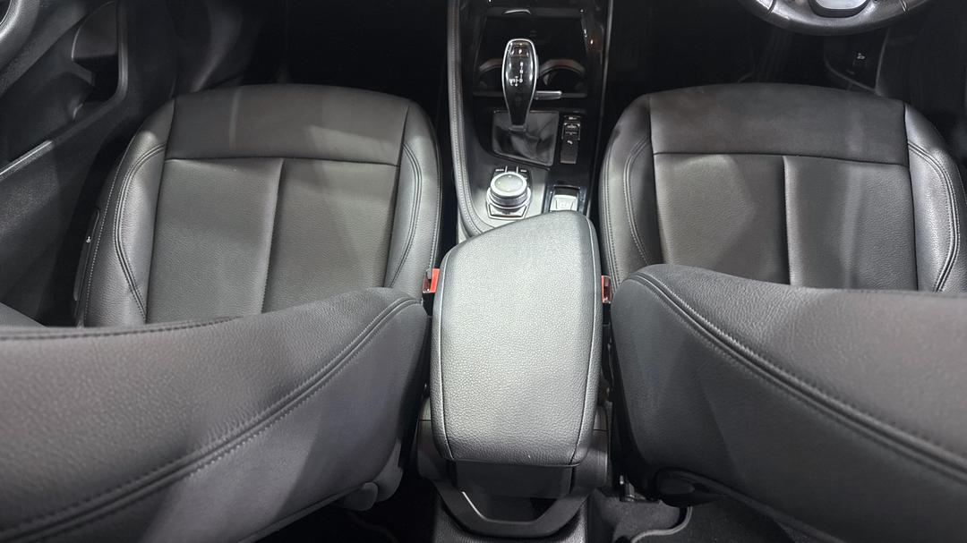 2021 BMW X1 sDrive 18i, Automatic, 28239 km, Center Console