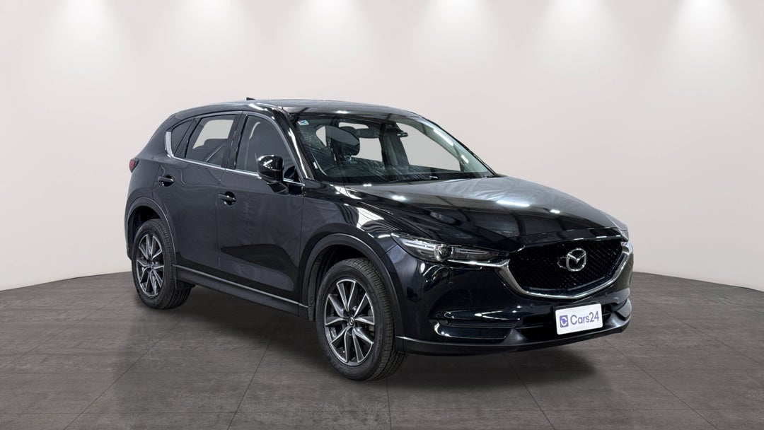 2017 Mazda CX-5 Gt (4x4), Automatic, 104839 km, Right Front Diagonal (45- Degree) View