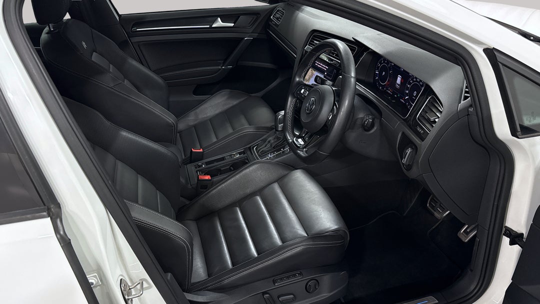 2020 Volkswagen Golf R, Automatic, 45290 km, Right Side Front Door Cabin View