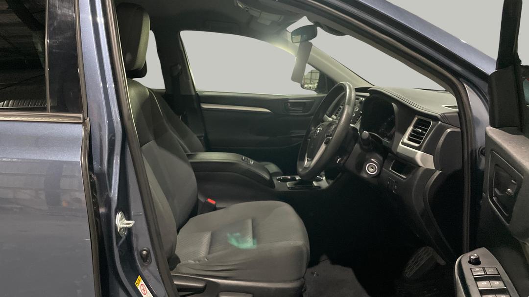 2019 Toyota Kluger Gx (4x2), Automatic, 70321 km, Right Side Front Door Cabin View