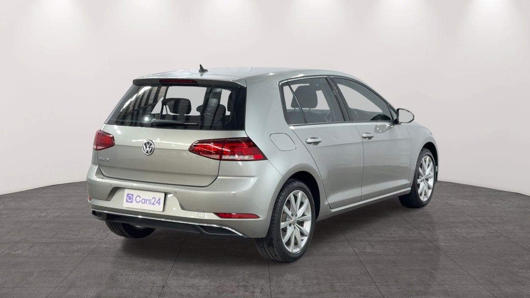 Right Back Diagonal (45- Degree) View