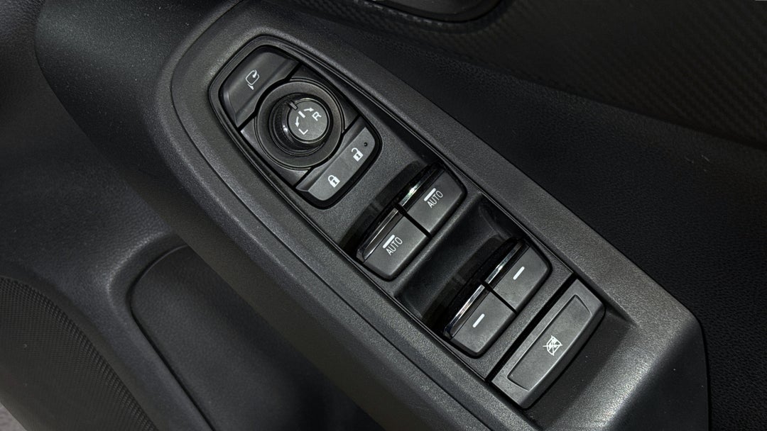 2024 Subaru Crosstrek AWD 2.0l, Automatic, 23805 km, Drivers Side Door Panel Controls