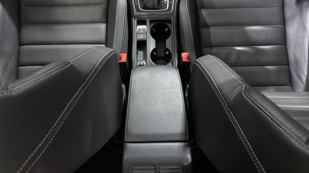 2020 Volkswagen Golf R, Automatic, 45290 km, Center Console