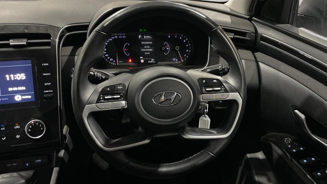 2024 Hyundai Tucson (FWD), Automatic, 51291 km, Steering Wheel Close-up