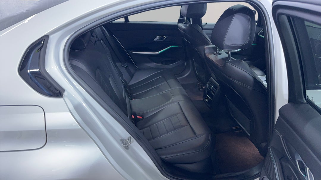 2022 BMW 3 30i M Sport, Automatic, 71167 km, Right Side Rear Door Cabin View