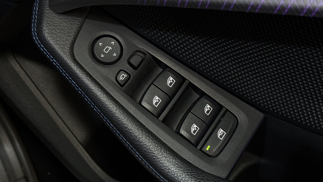 2021 BMW 1 18i M Sport, Automatic, 41761 km, Drivers Side Door Panel Controls