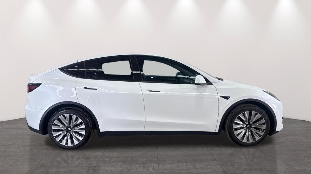 2022 Tesla Model Y Rear-wheel Drive, Automatic, 35135 km, Right Side View