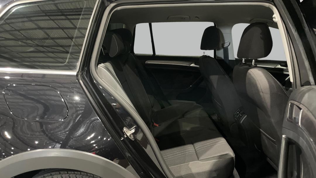 2018 Volkswagen Golf Alltrack 132 Tsi, Automatic, 64731 km, Right Side Rear Door Cabin View