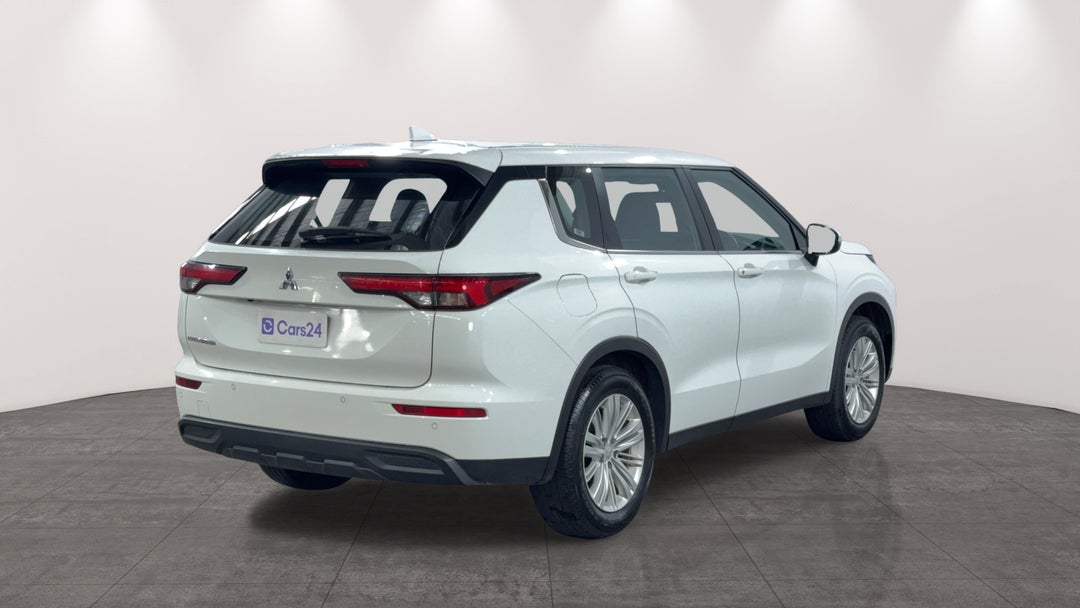 Right Back Diagonal (45- Degree) View