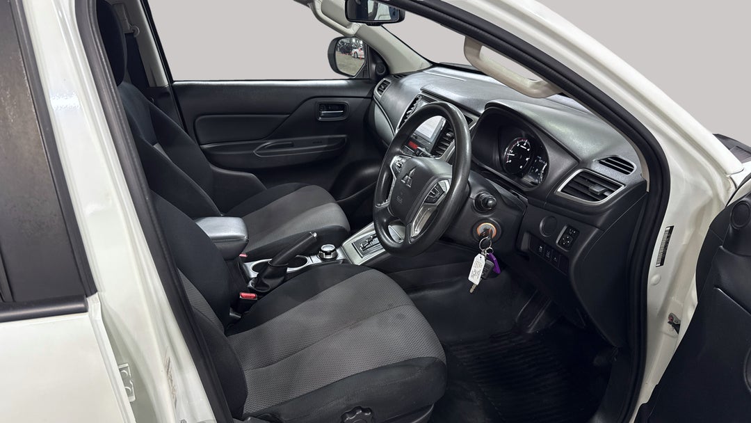 2021 Mitsubishi Triton Glx+ (4x4), Automatic, 119004 km, Right Side Front Door Cabin View