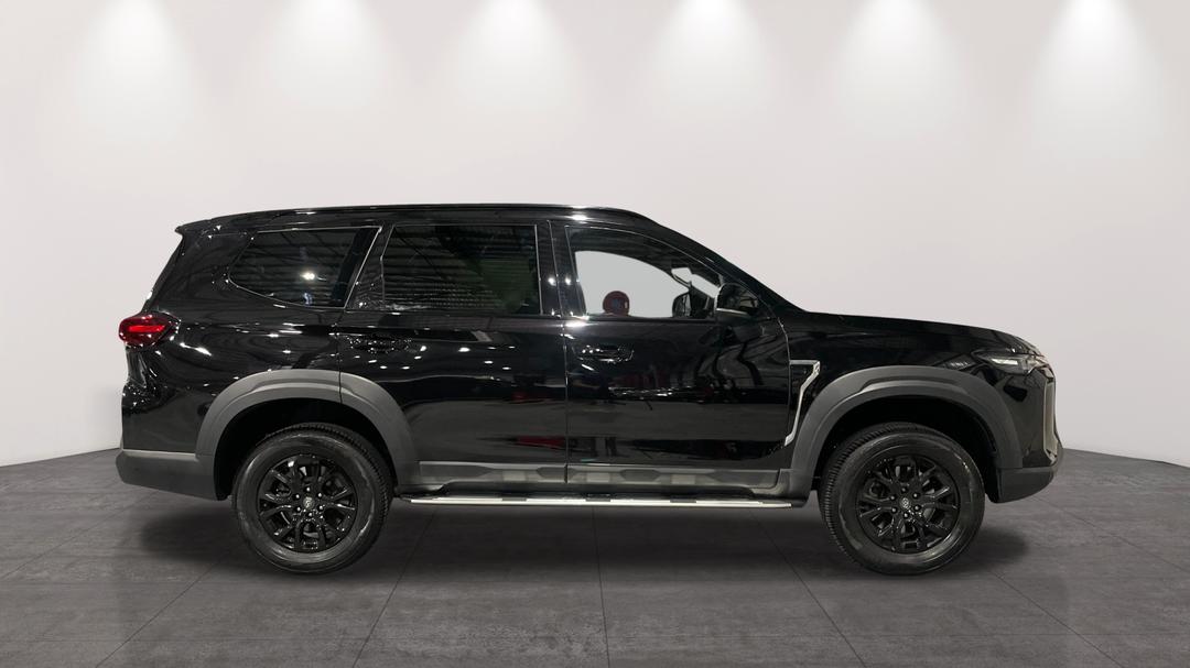 2025 LDV D90 Executive (4WD), Automatic, 19232 km, Right Side View