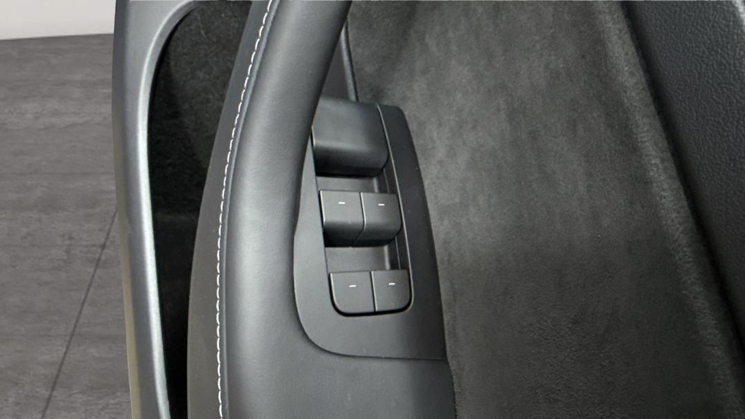 2023 Tesla Model Y Rear-wheel Drive, Automatic, 21248 km, Drivers Side Door Panel Controls
