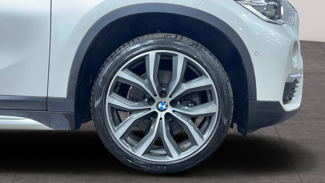 2018 BMW X1 Xdrive 25i, Automatic, 82620 km, Right Front Wheel