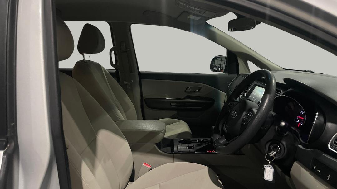 2020 Kia Carnival S, Automatic, 91871 km, Right Side Front Door Cabin View