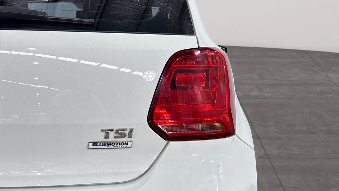2016 Volkswagen Polo 81 Tsi Comfortline, Automatic, 68611 km, Badge (Boot Right Side)