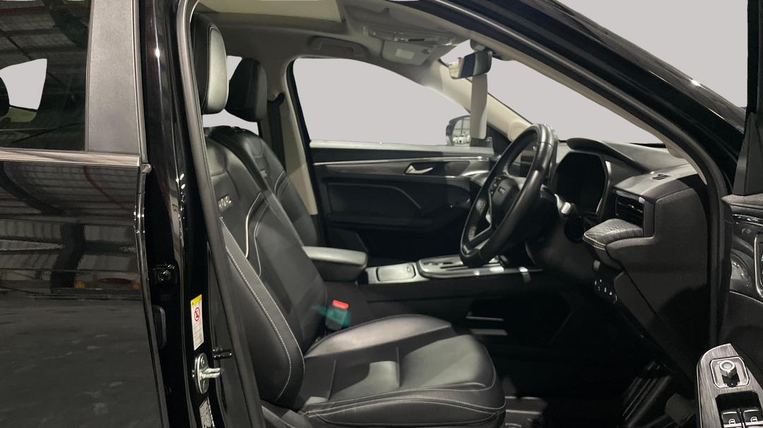 2022 GWM Haval Jolion Ultra Hybrid, Automatic, 19923 km, Right Side Front Door Cabin View